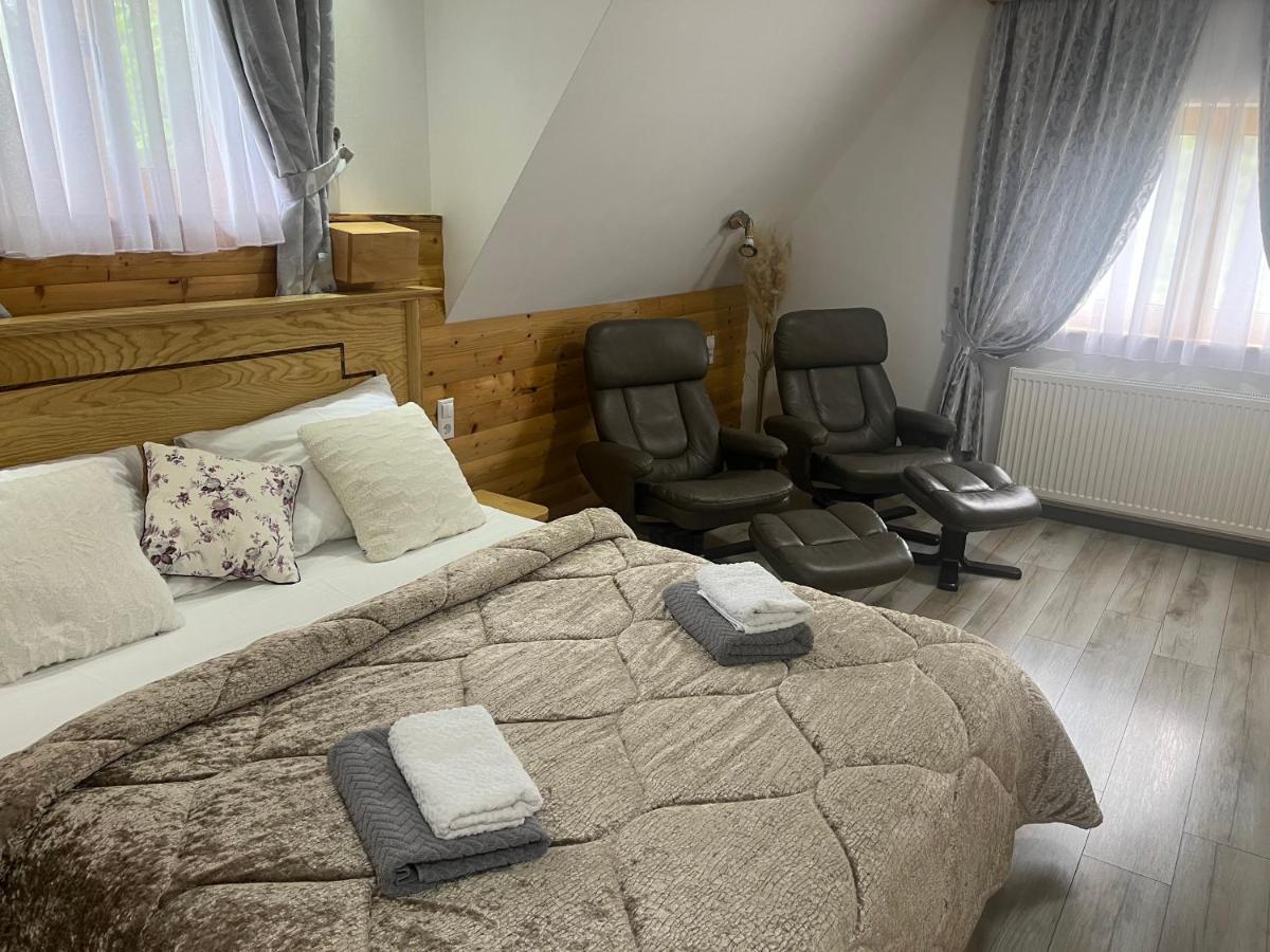 Rustic River 4*