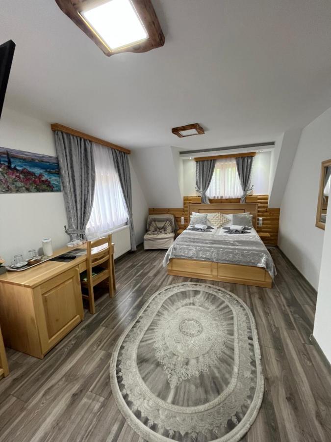 Inn Rustic River 4*
