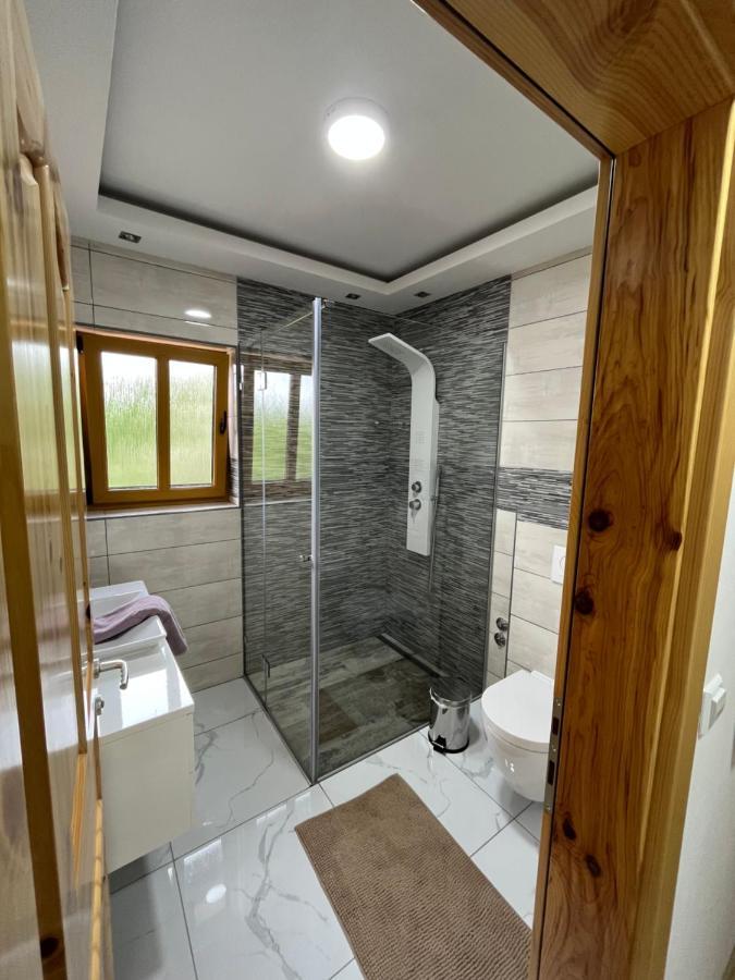 Rustic River 4*