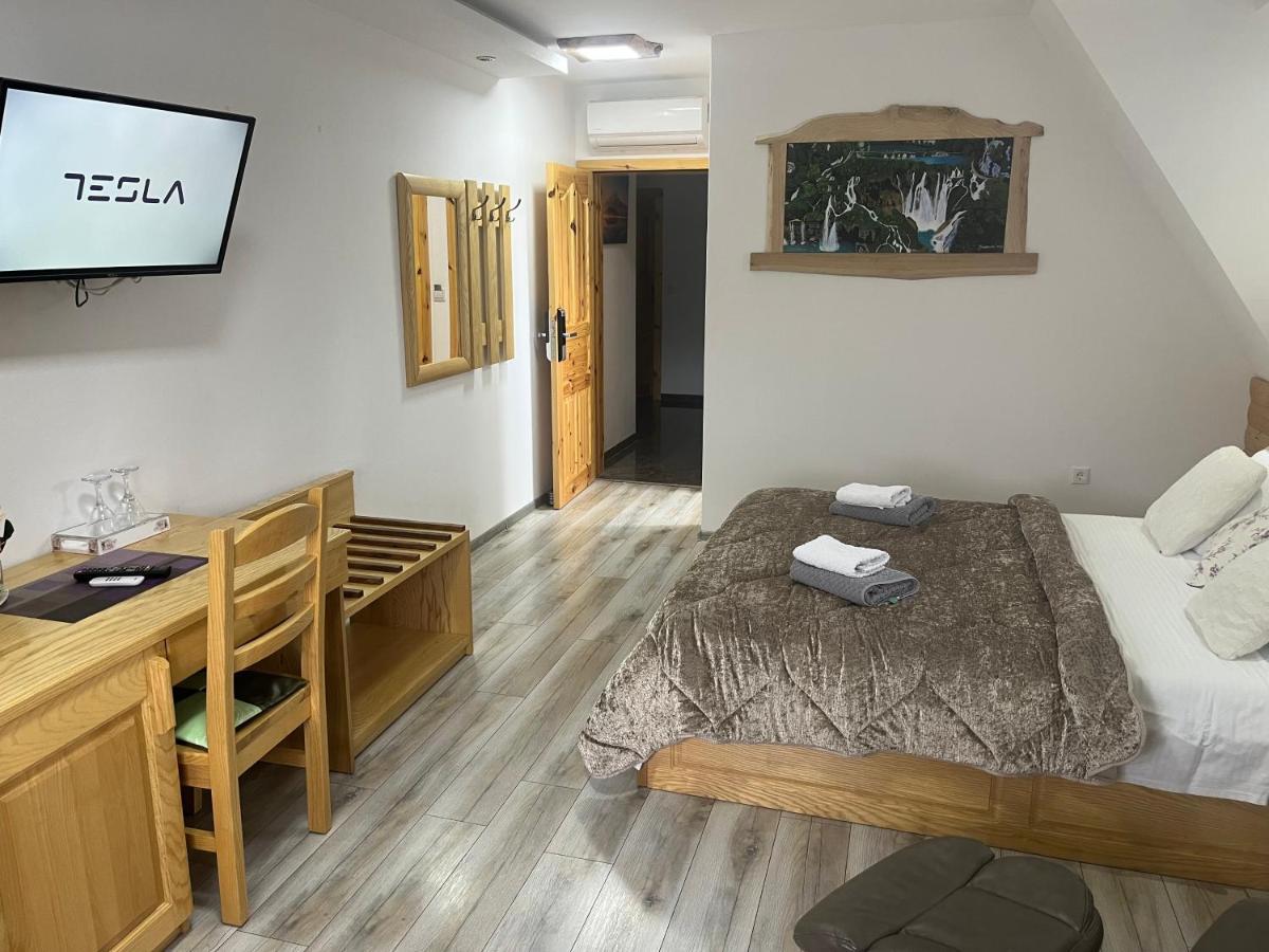 Rustic River Inn 4*