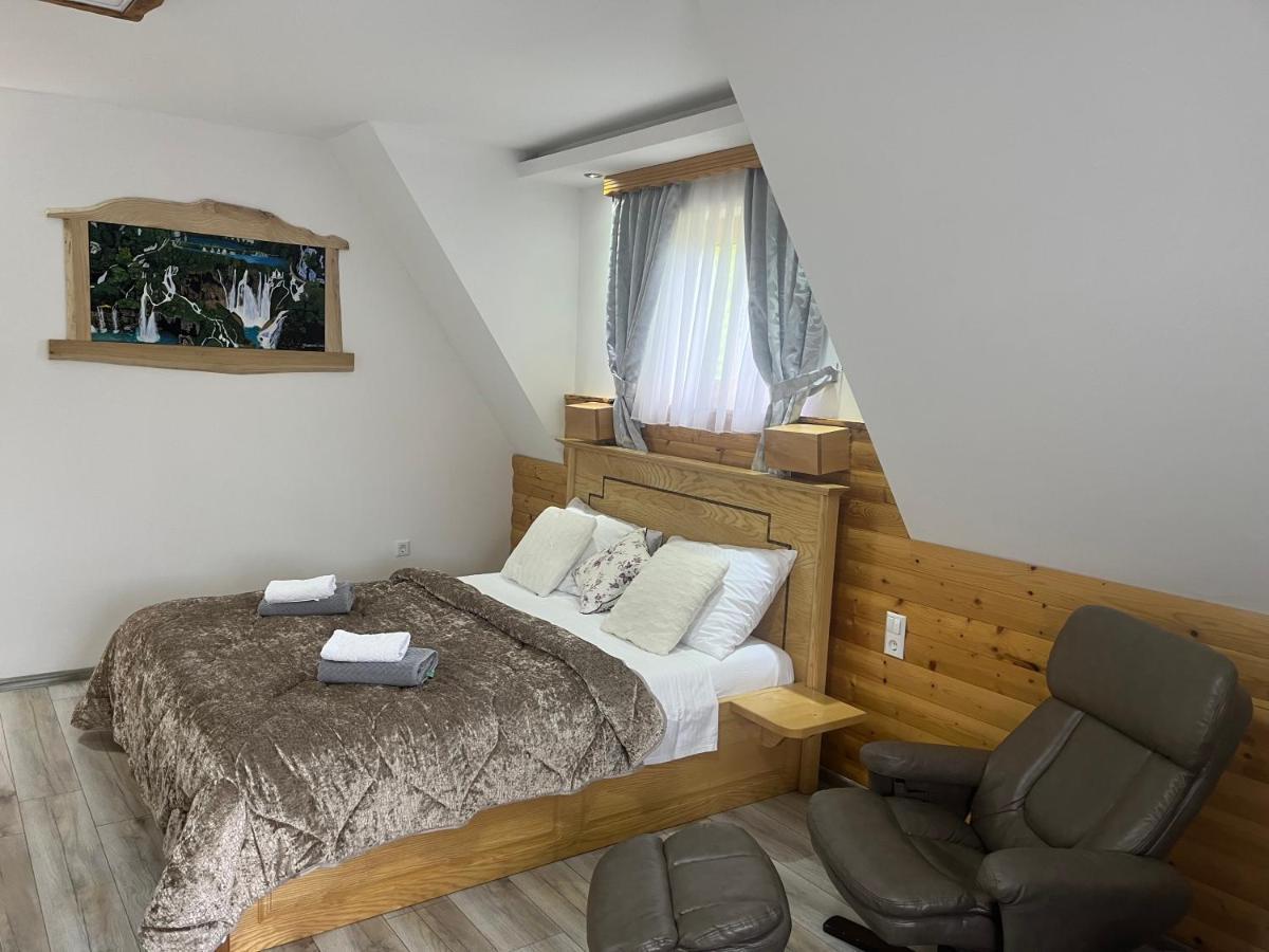 Rustic River 4*