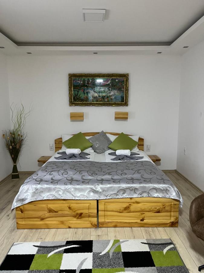 Rustic River 4*