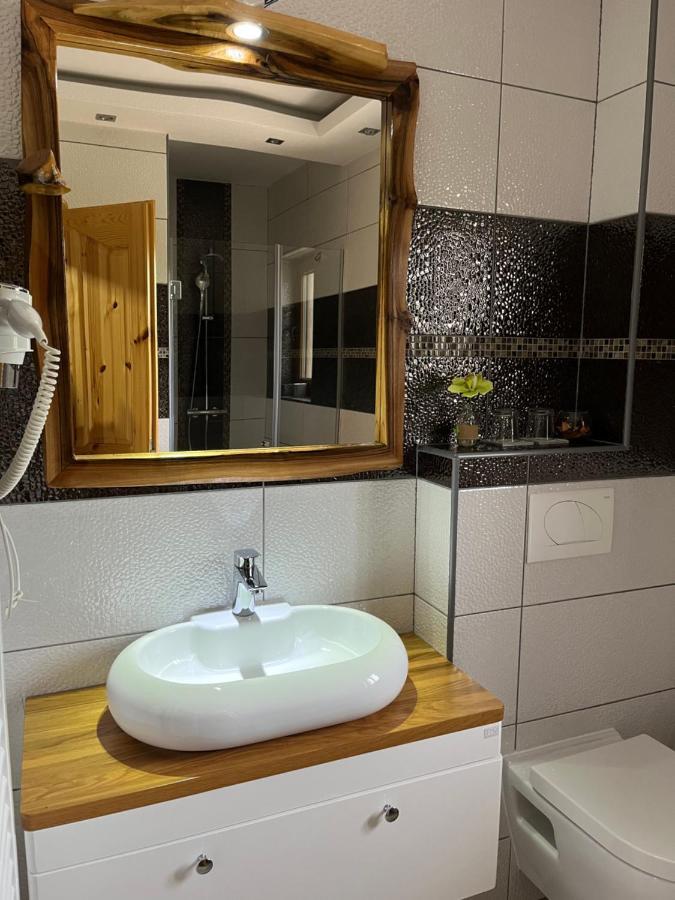 Rustic River Inn 4*