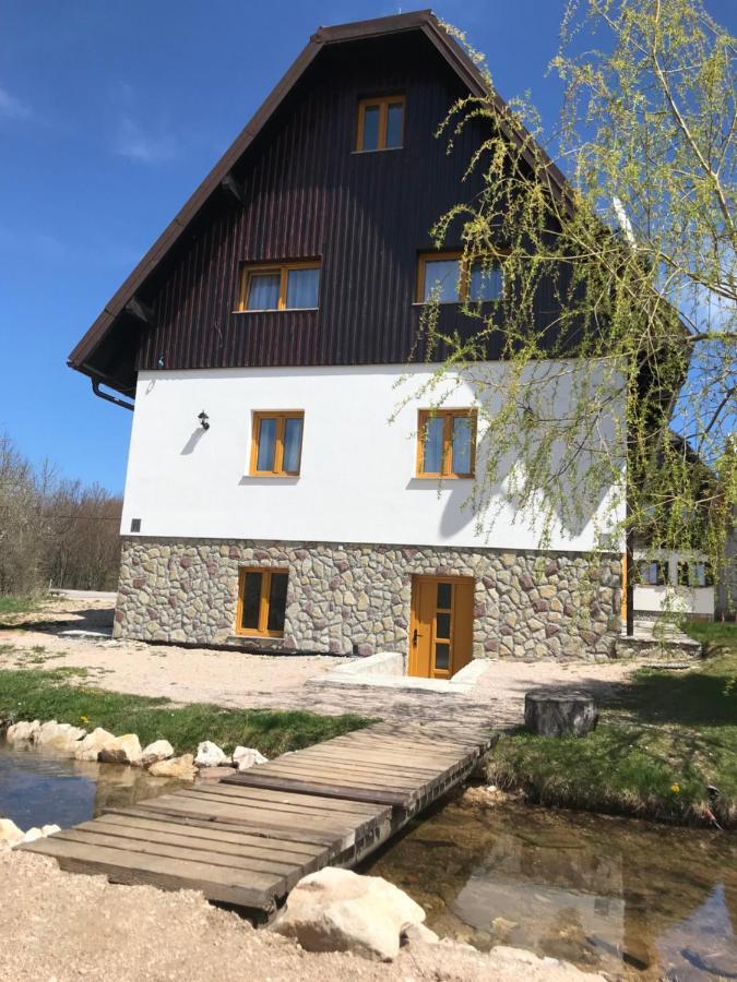 Rustic River 4*