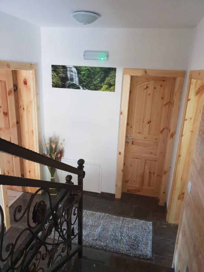Rustic River Inn 4*