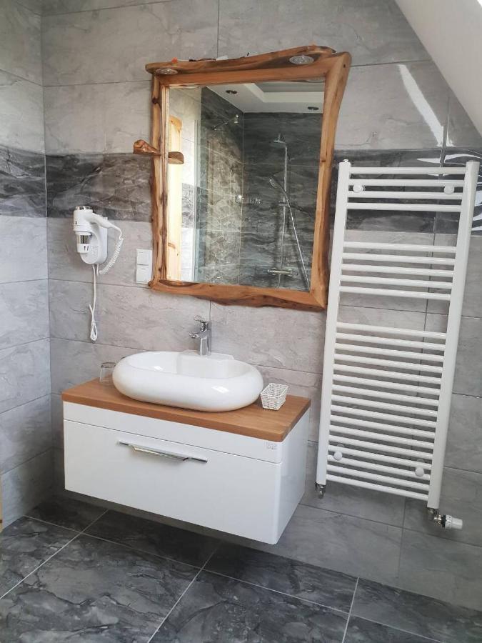 Rustic River 4*