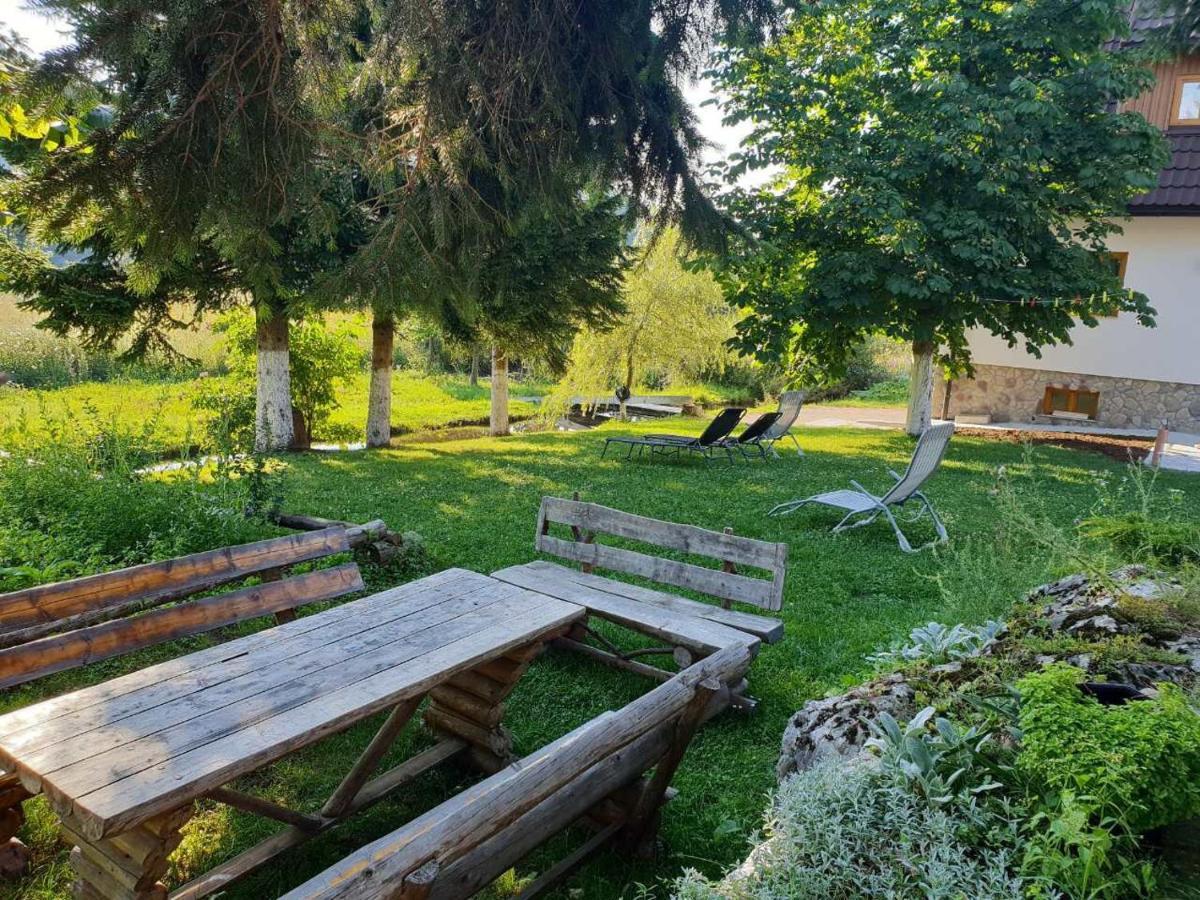Rustic River Inn 4*